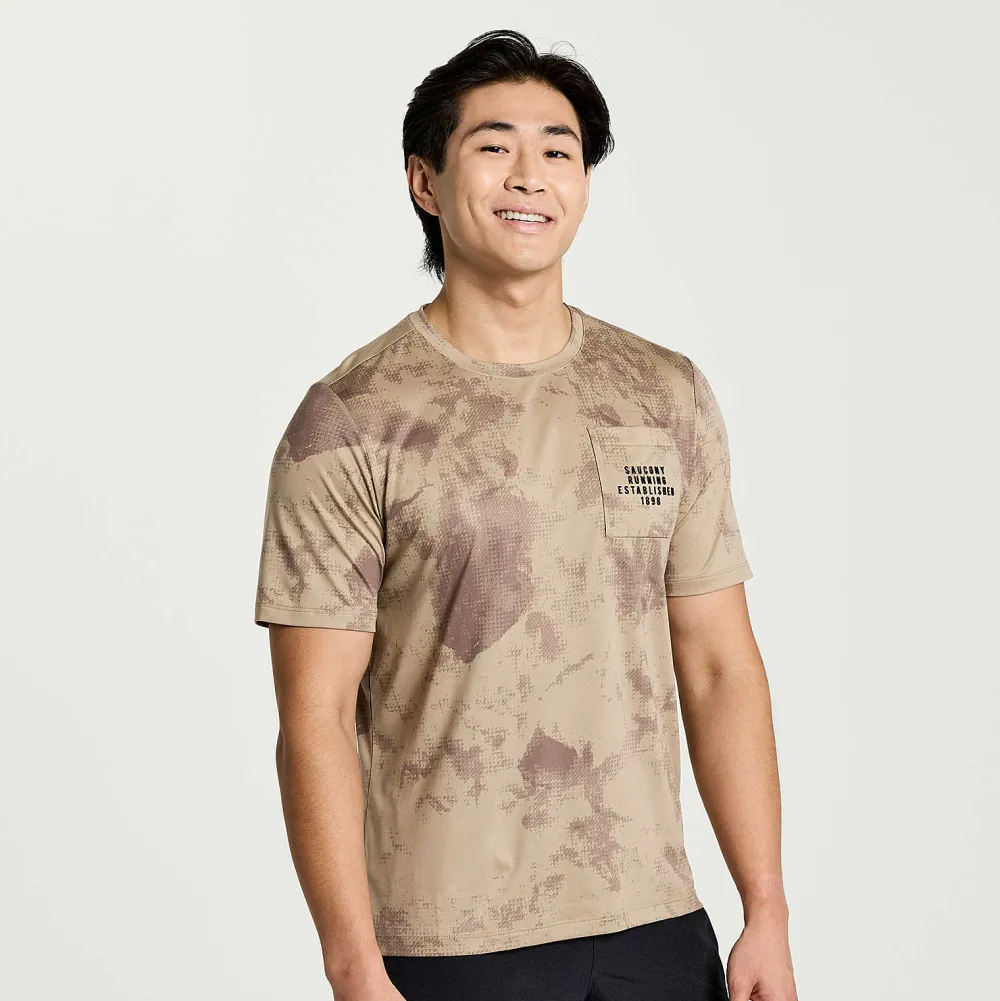 Saucony Heren Explorer Short Sleeve Pewter Tie-Dye Print|Heren Tops